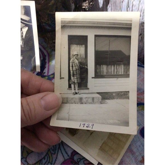 1920’s Antique Bundle of Snapshots Photos Black & White Small Vintage Photos - Picture 6 of 9